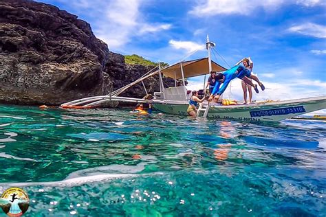 Guide to Moalboal (Cebu): Sardine Run, Island Hopping, and Diving.